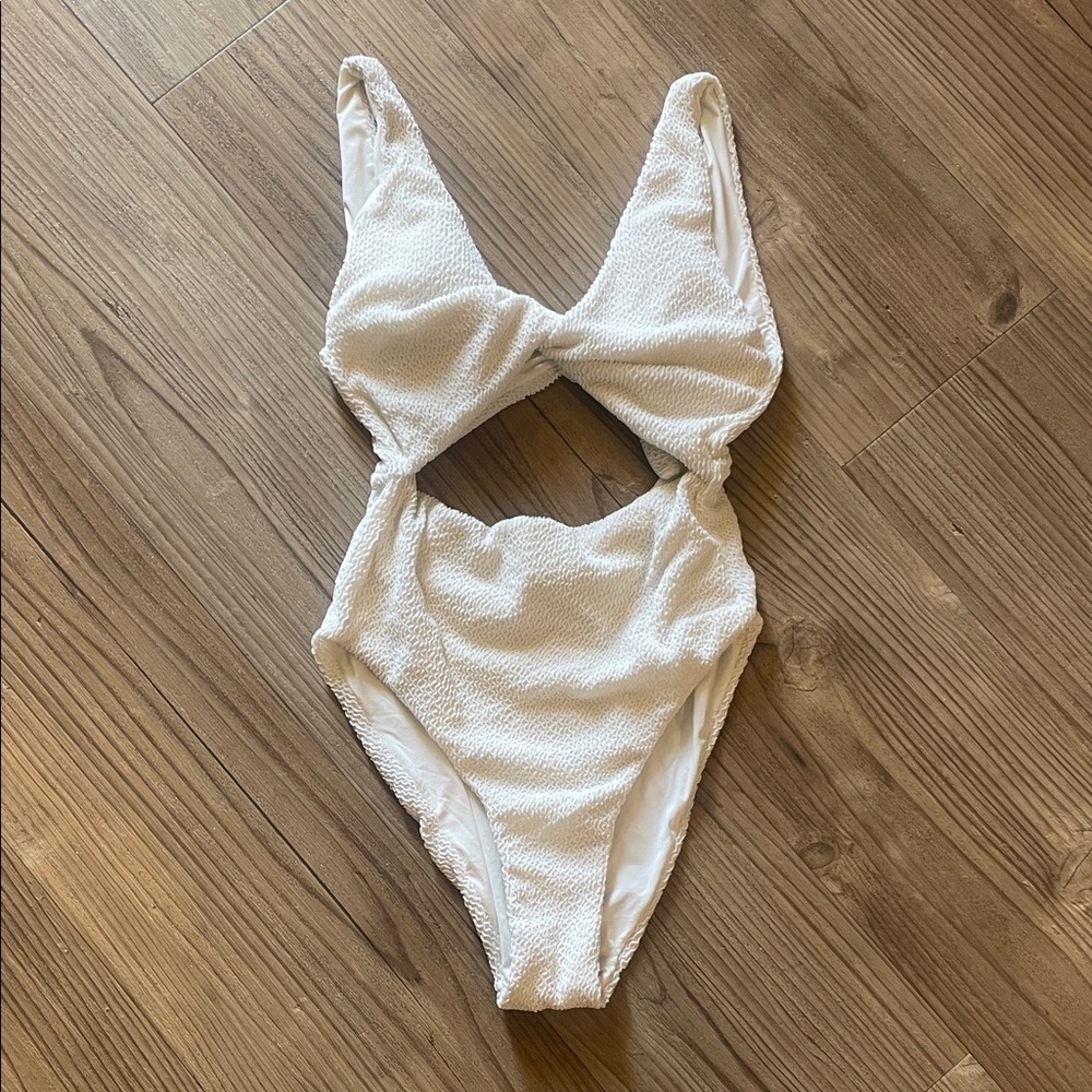 Textured wave white Twix one piece